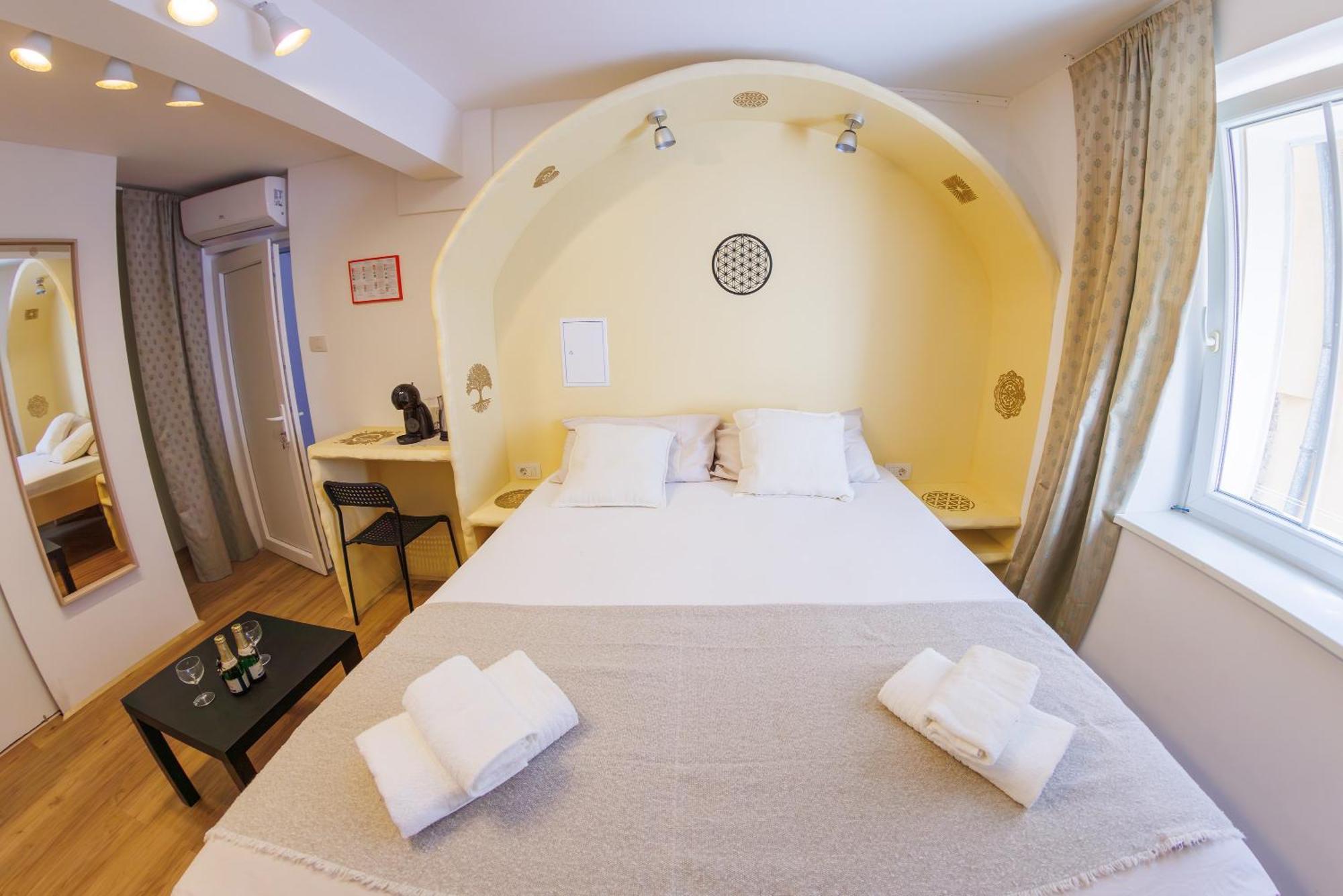 Plutus Apartments And Rooms With Free Parking Koper Exterior foto