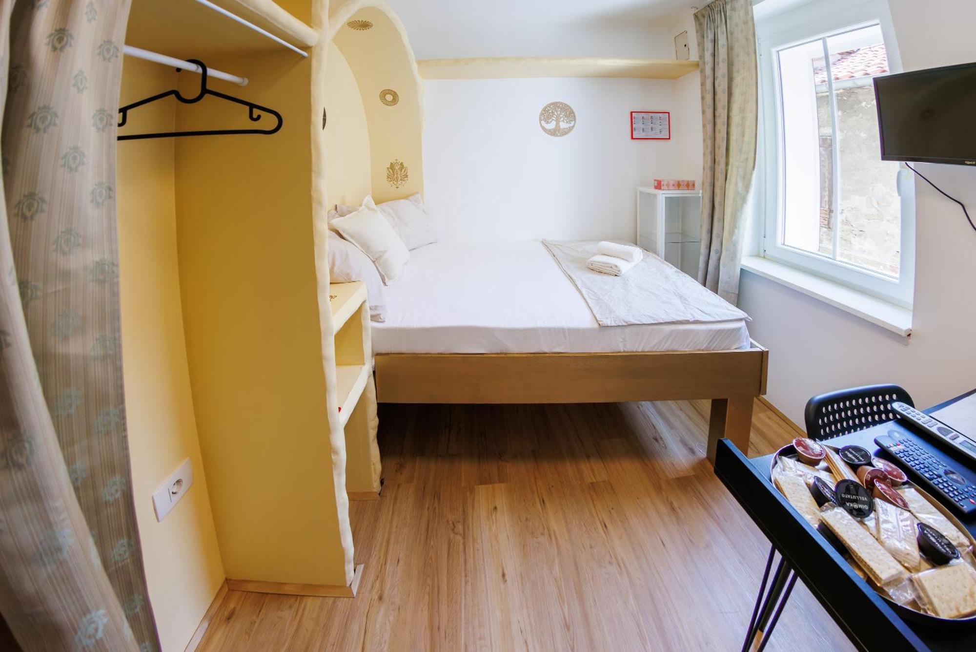 Plutus Apartments And Rooms With Free Parking Koper Exterior foto